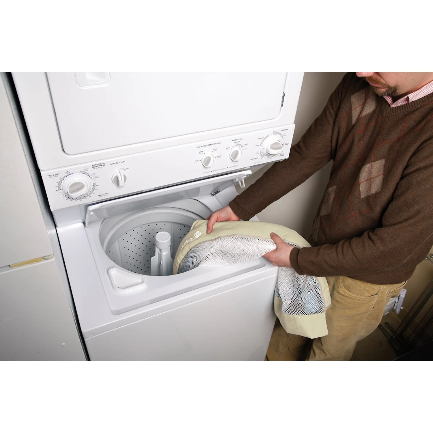 Safety 1st Wide Doorways Fabric Pet Gate 6 Safety 1st Wide Doorways Fabric Pet Gate - Image 4