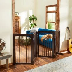 Frisco Deluxe Configurable 4-Panel Wood Dog Gate